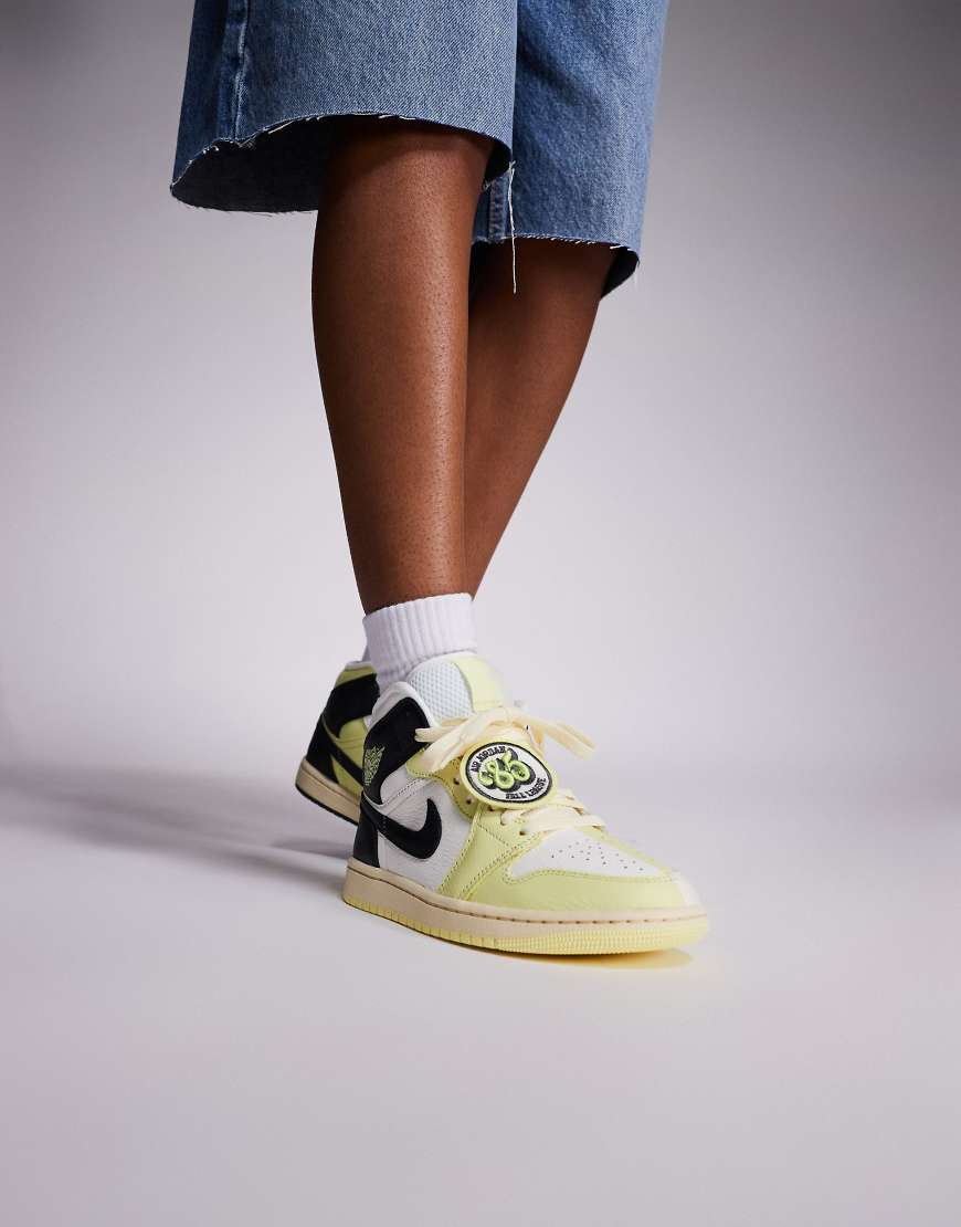 Nike Air 1 Mid trainers in white and light green