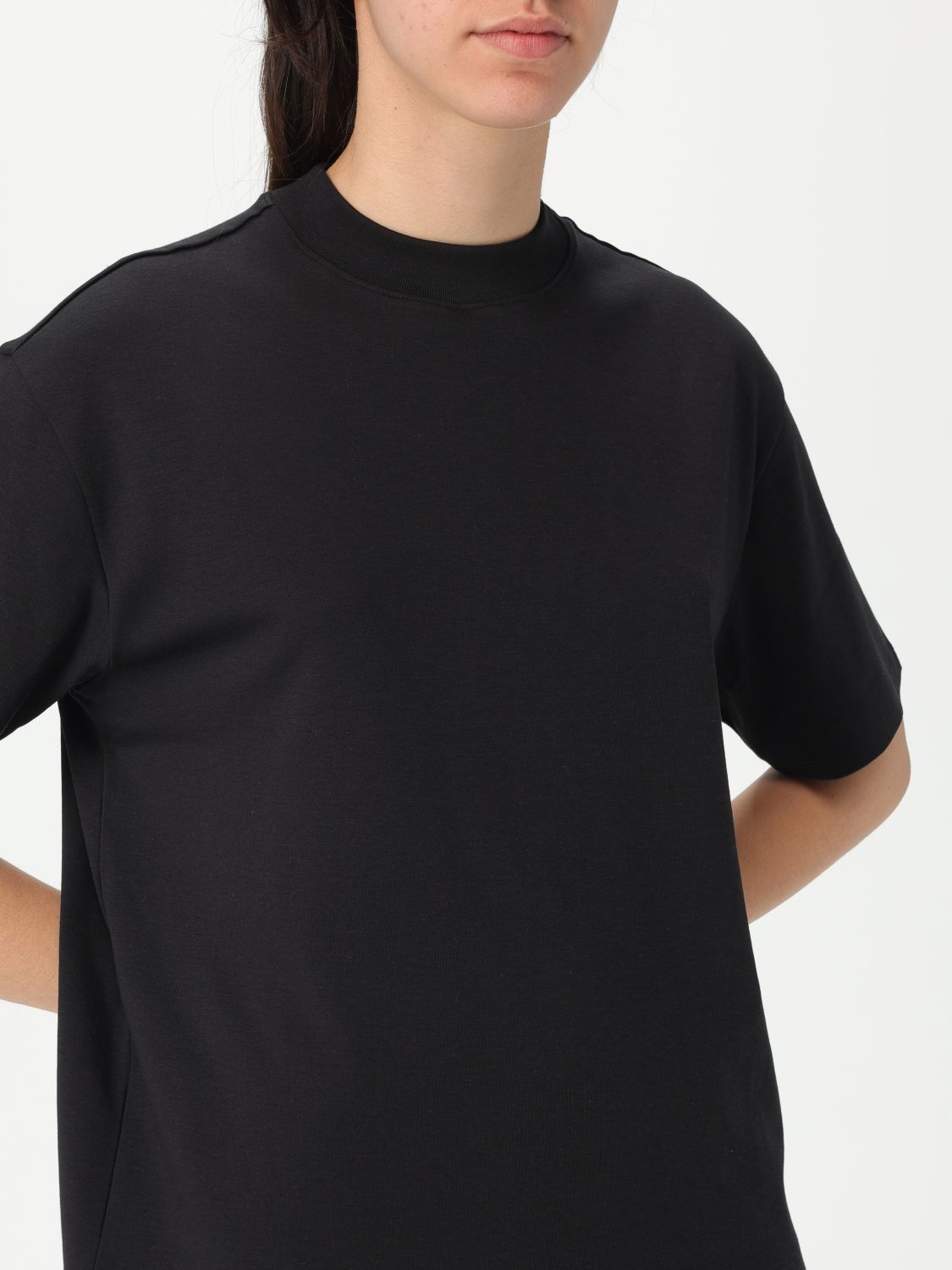 T-Shirt THEORY Woman color Black