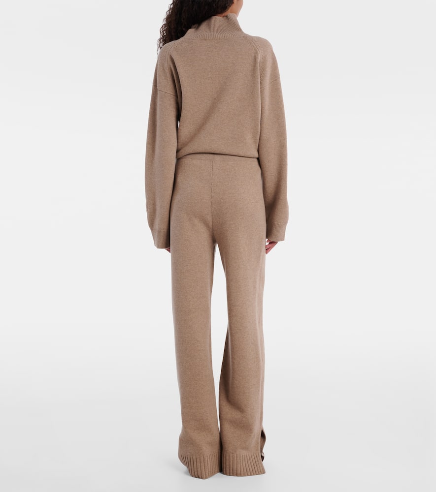 Knitted wool sweatpants