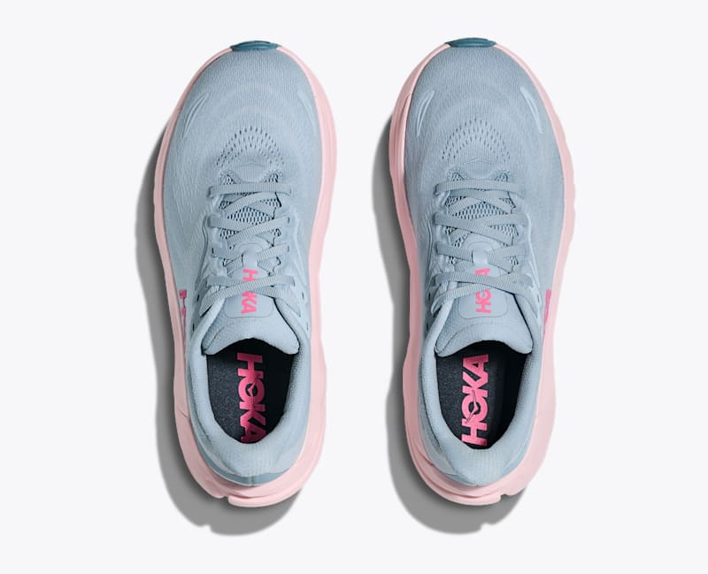 HOKA Women's Arahi 8 Shoes in Drizzle/Petal