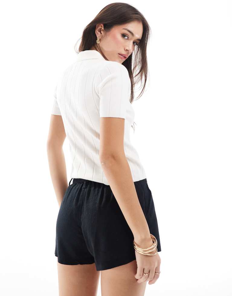 Hollister Womens low rise linen short in black