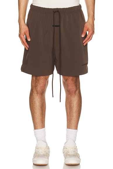 Fear of God ESSENTIALS Active Trace Classic Short in Brown - Brown. XS also in