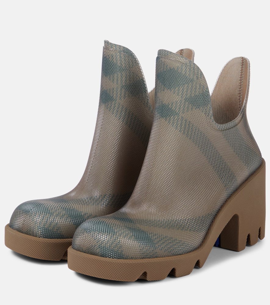 Check ankle boots