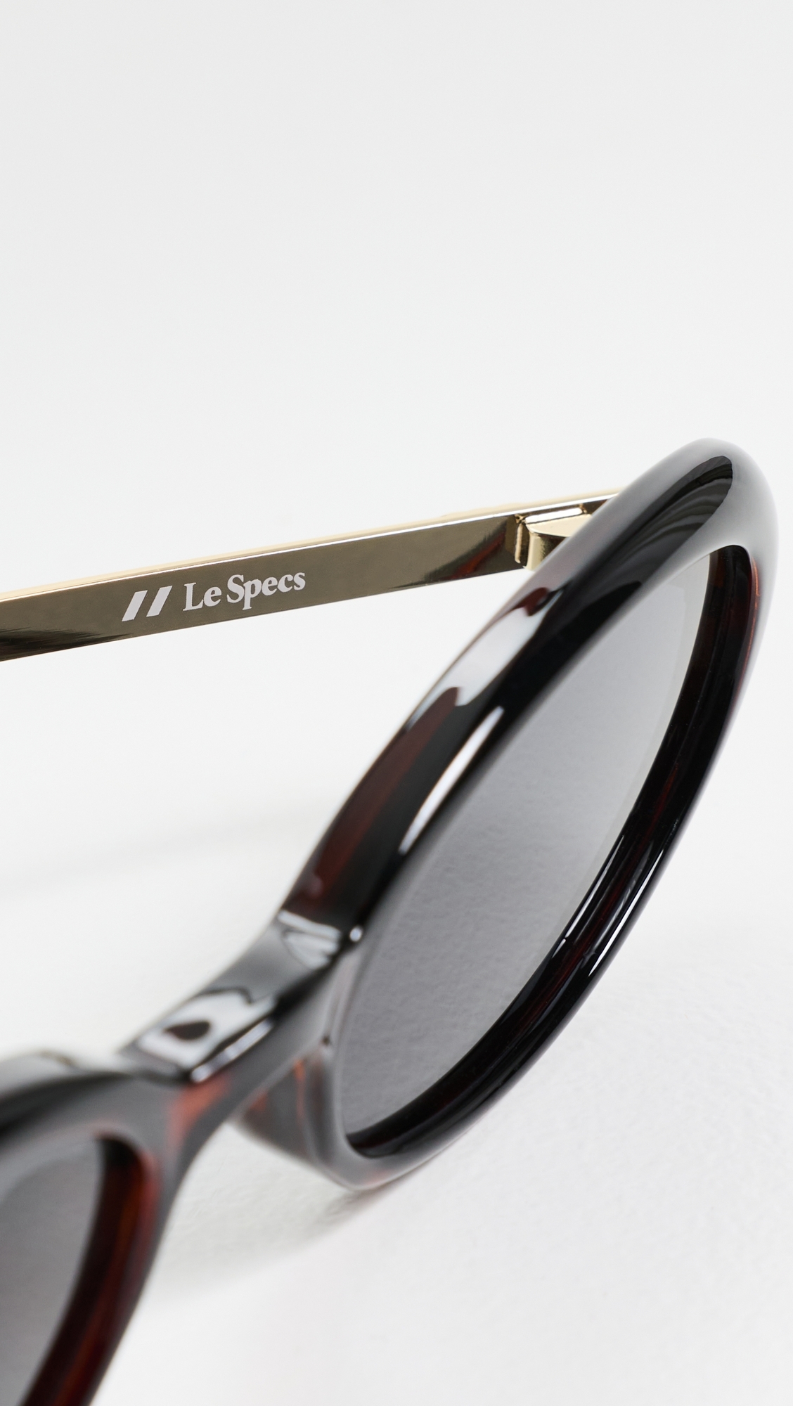 Magnifique Sunglasses Dark Tort One Size