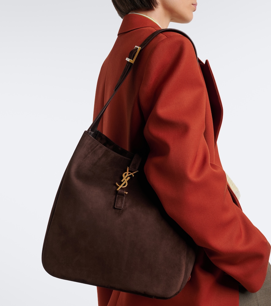 Le 5 à 7 Supple Large suede shoulder bag