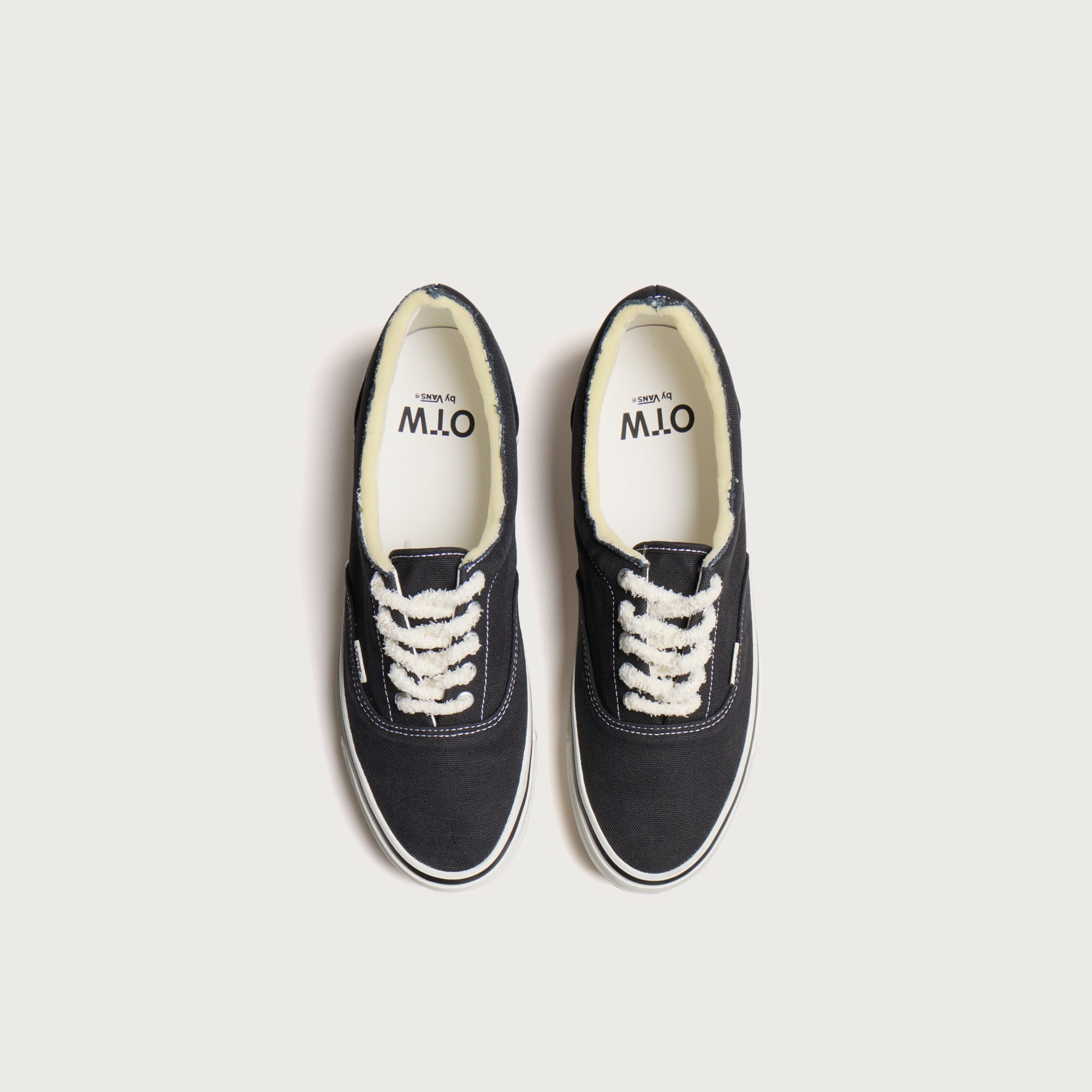 OTW Era 95 DST Sneaker Relic Black