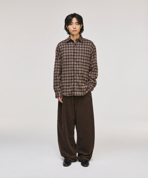 Wide Curved Dart Corduroy Pants