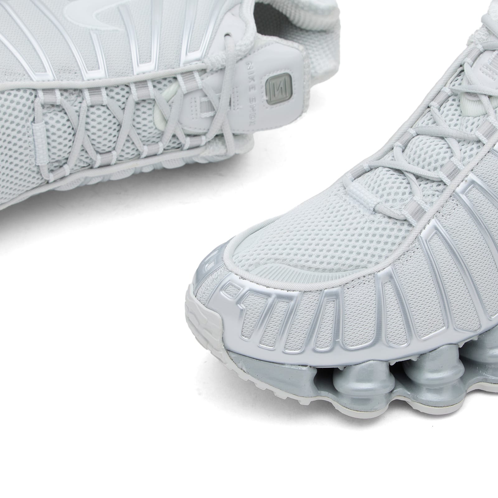 Women's Shox Tl Se Sneaker in Photon Dust/Metalic Silver