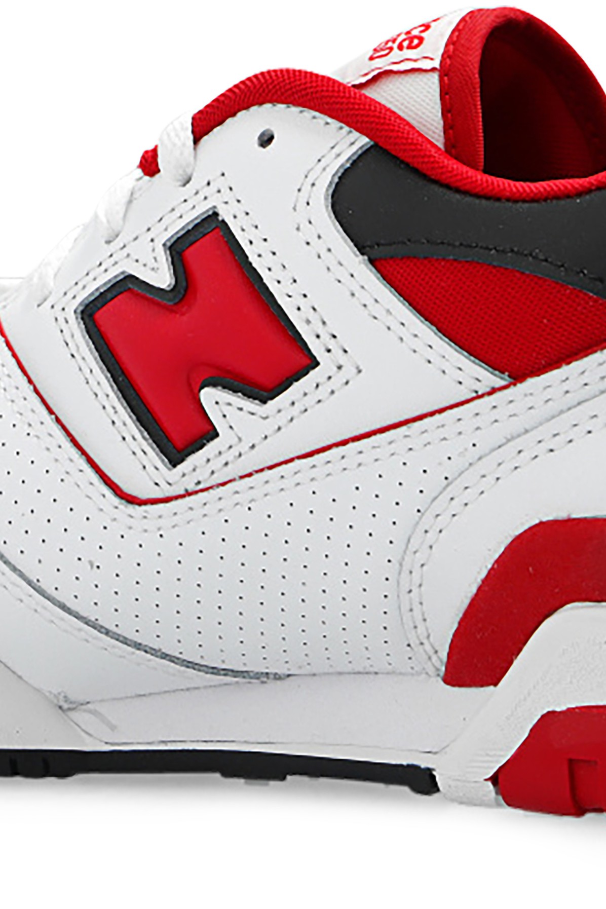 ‘550SE1' sneakers