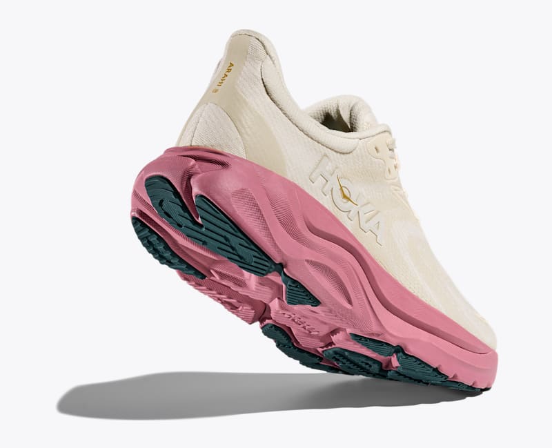 HOKA Women's Arahi 8 Shoes in Alabaster/Lingonberry