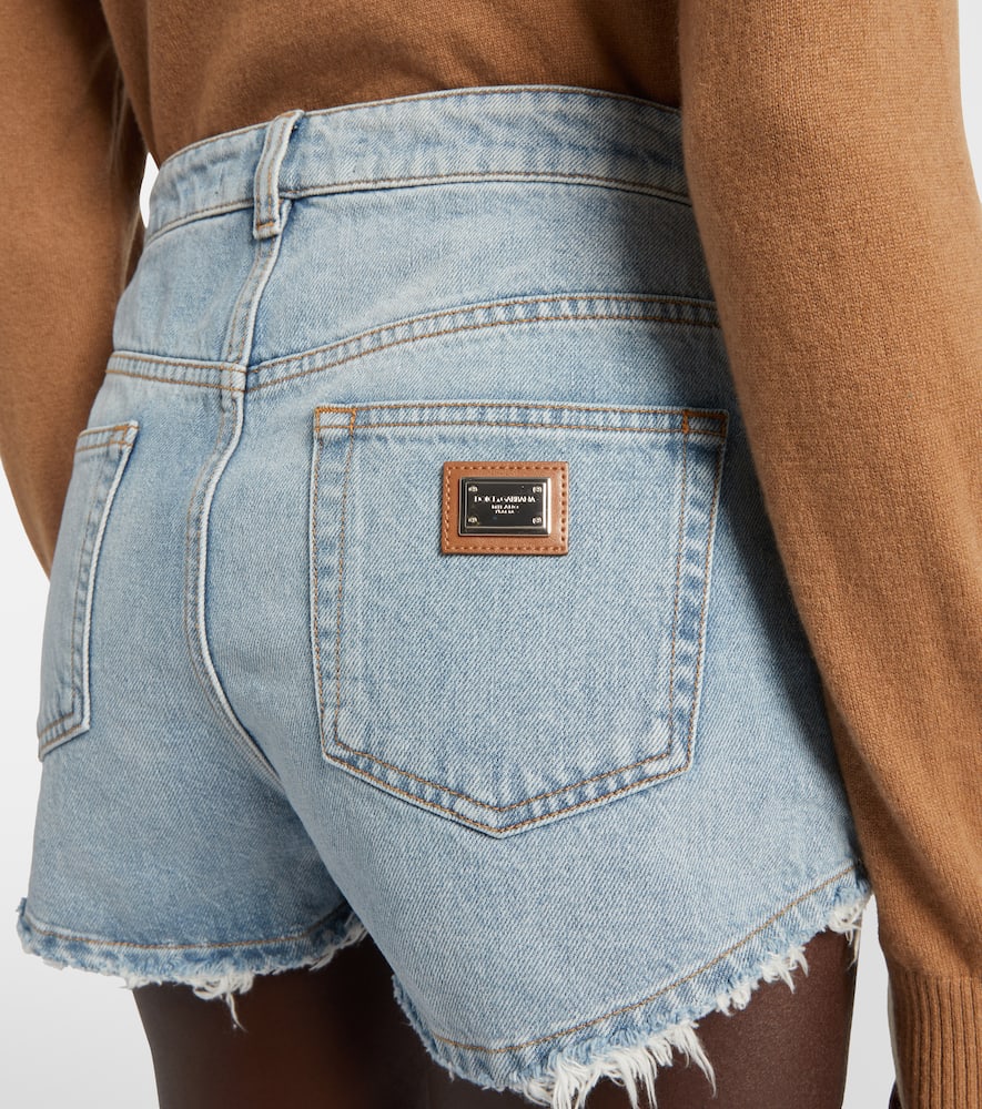 Frayed denim shorts