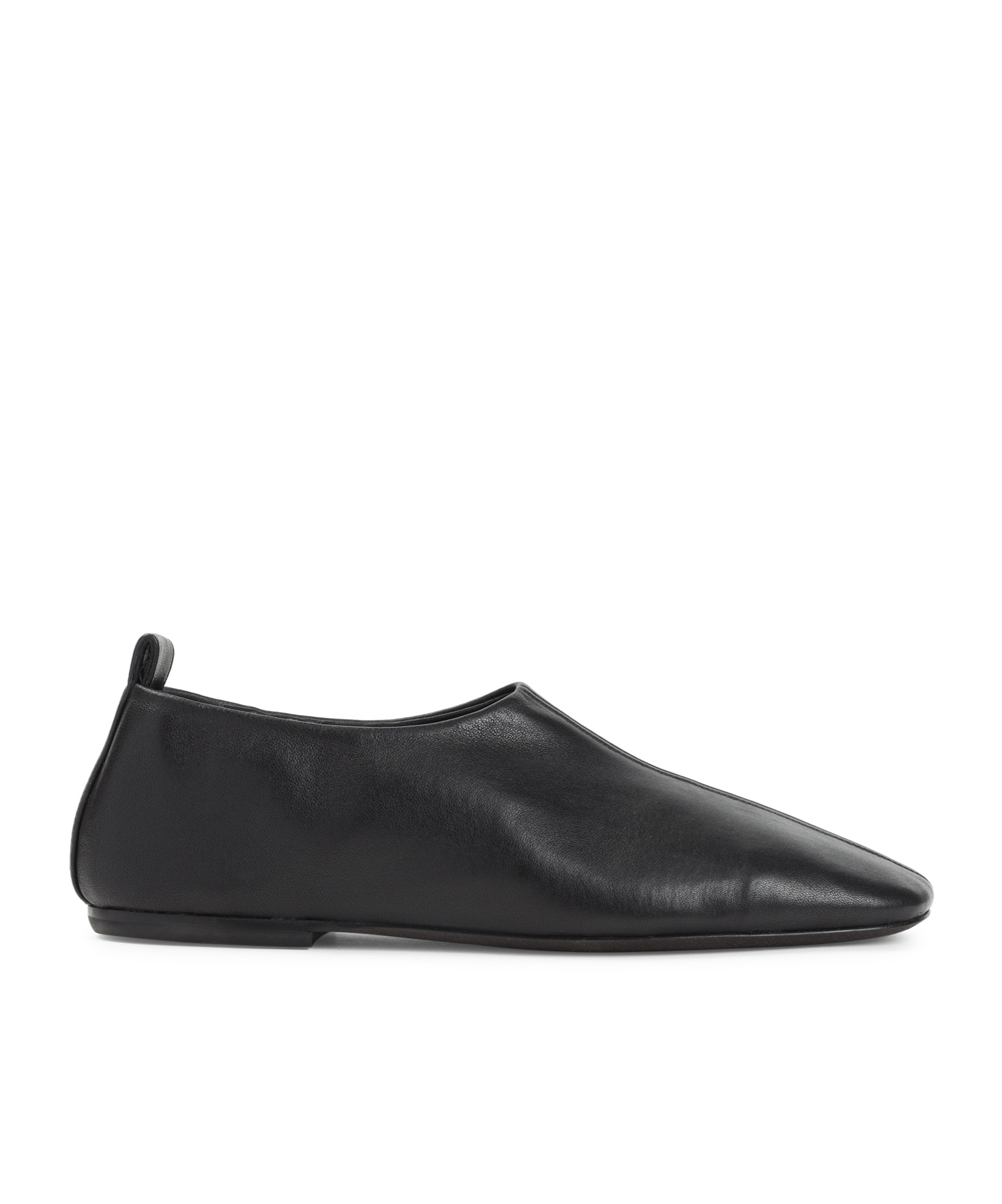 Square toe casual shoes