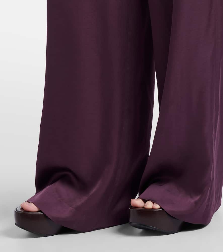 Wide-leg pants