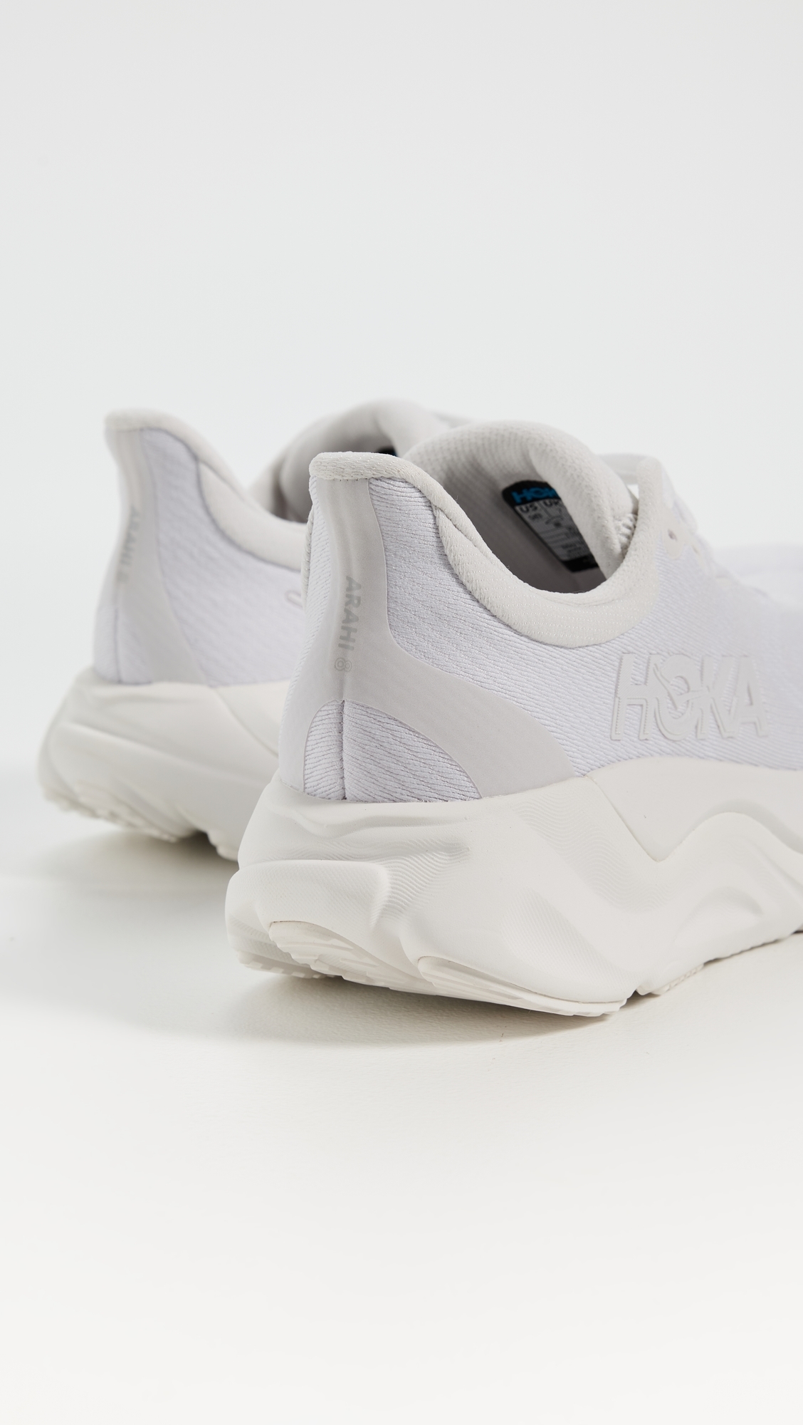 W Arahi 8 Sneakers WHITE / WHITE