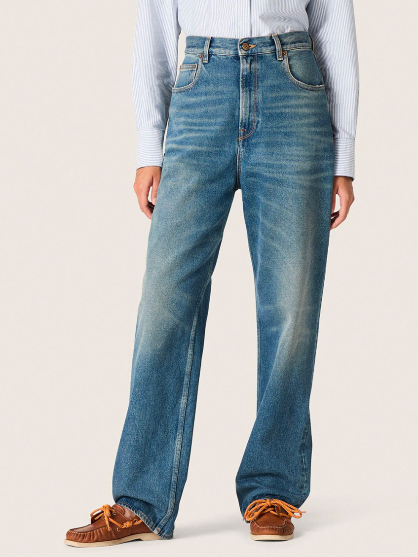 Golden Women`S Boyfriend Jeans In Stone-Washed Light Blue Denim