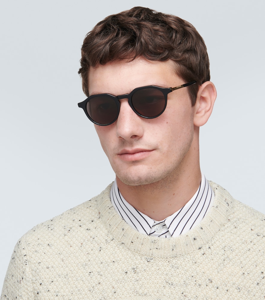 Round sunglasses