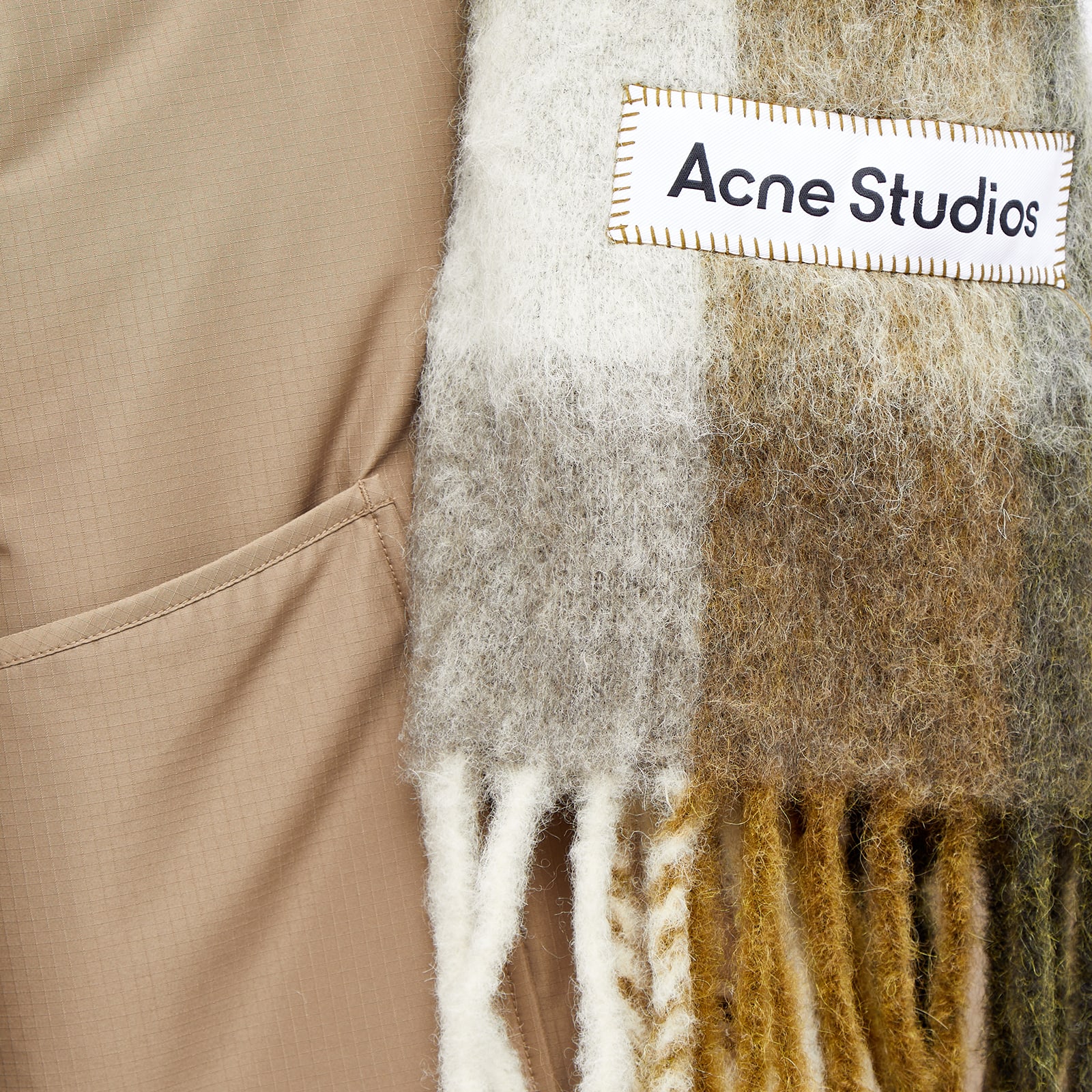 Women's Vally Checked Scarf in Taupe/Green/Black