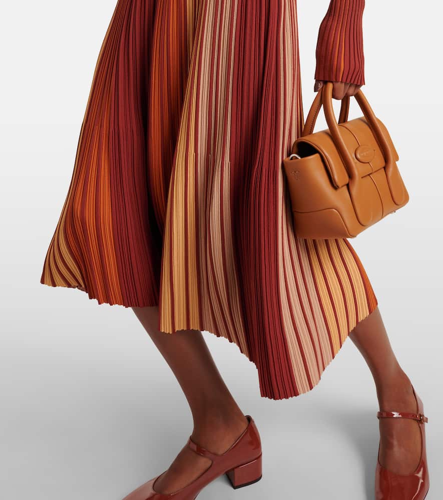 Knitted pleated midi dress