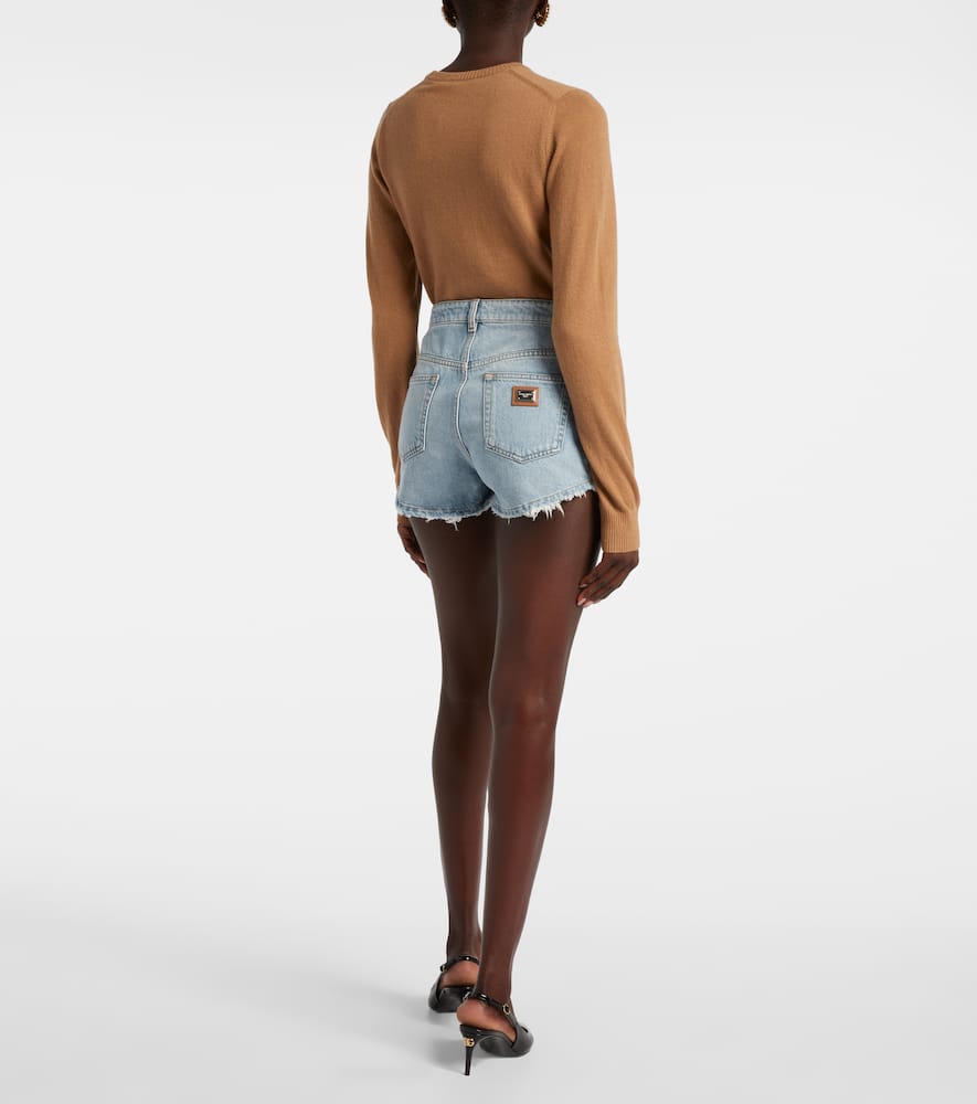 Frayed denim shorts