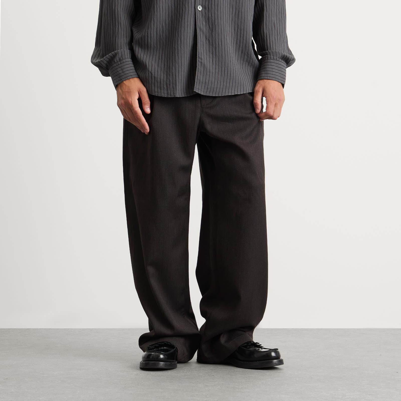 Men's Leisure Wool Trouser Havana Brown Chain Wool