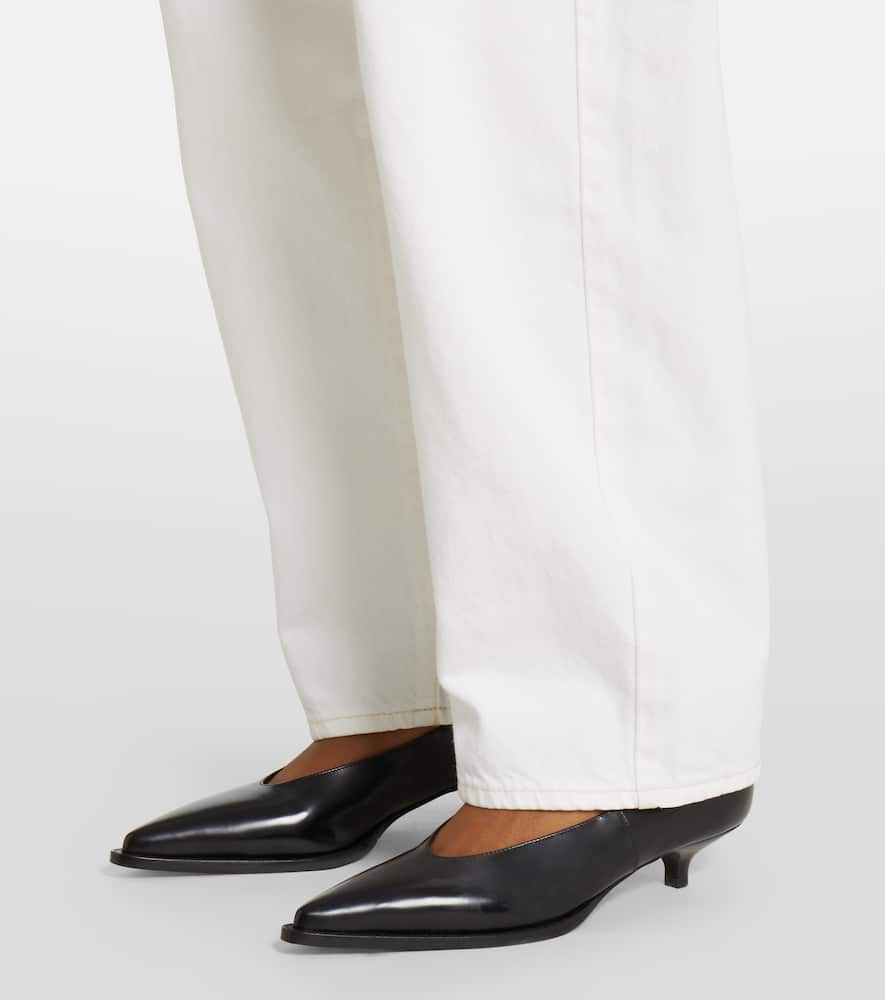 Low Slung barrel-leg jeans