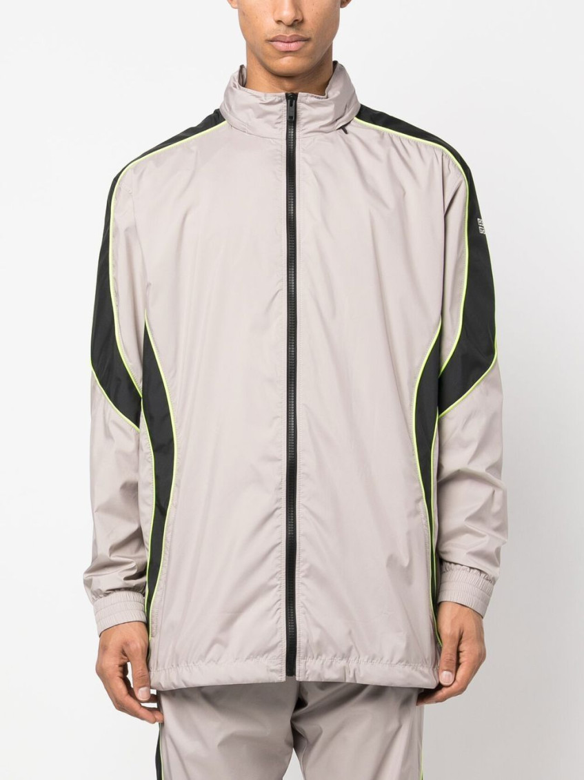 - Oversized Jogging Jacket