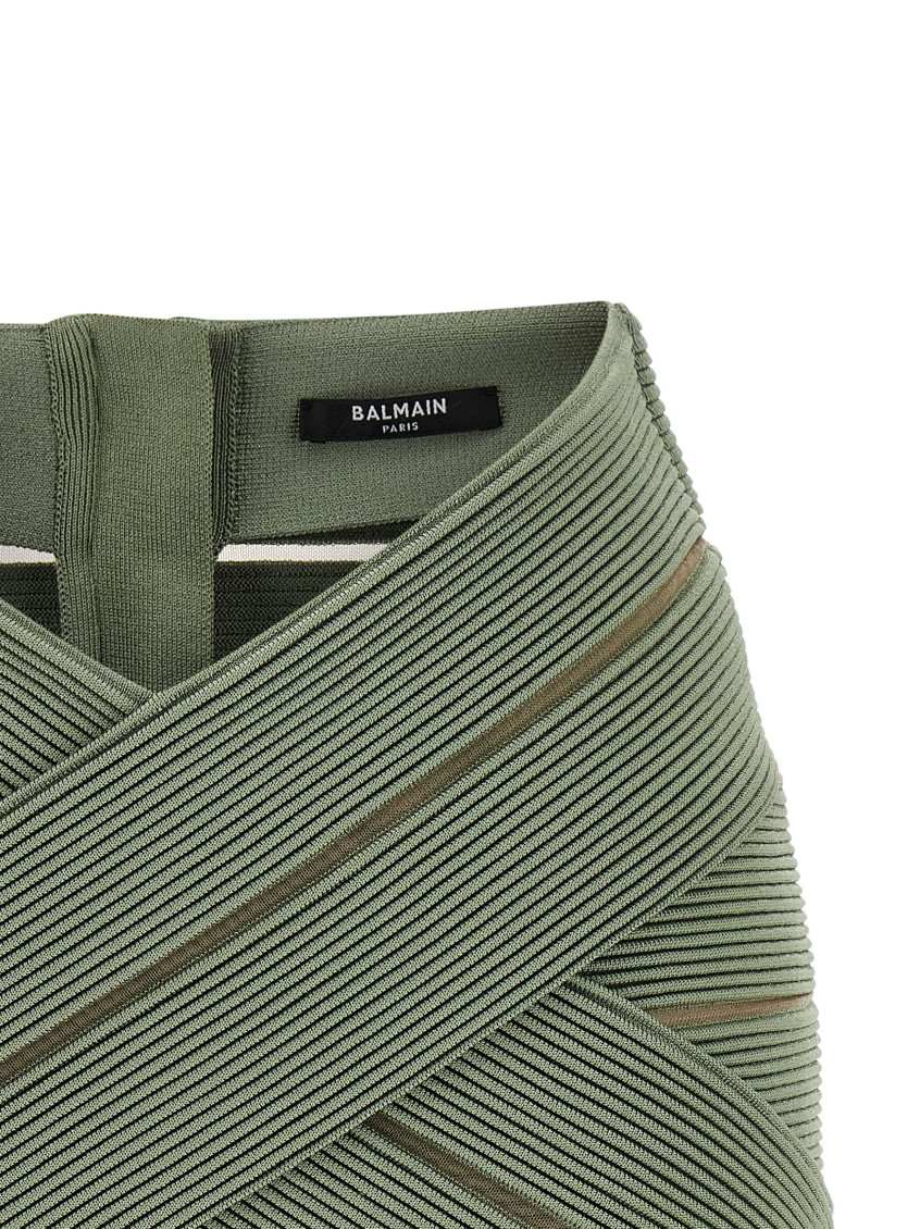V-shaped Waist Skirt