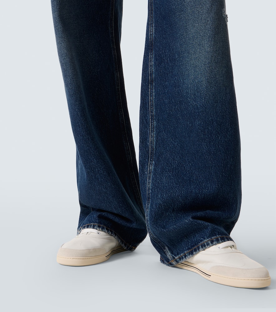 Low-rise wide-leg jeans