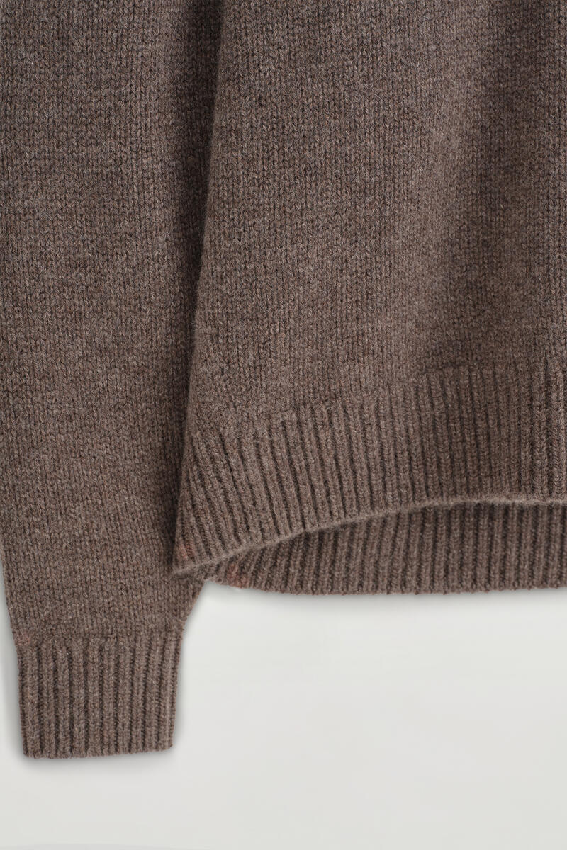 Rounded Cashmere Crew-Neck Jumper