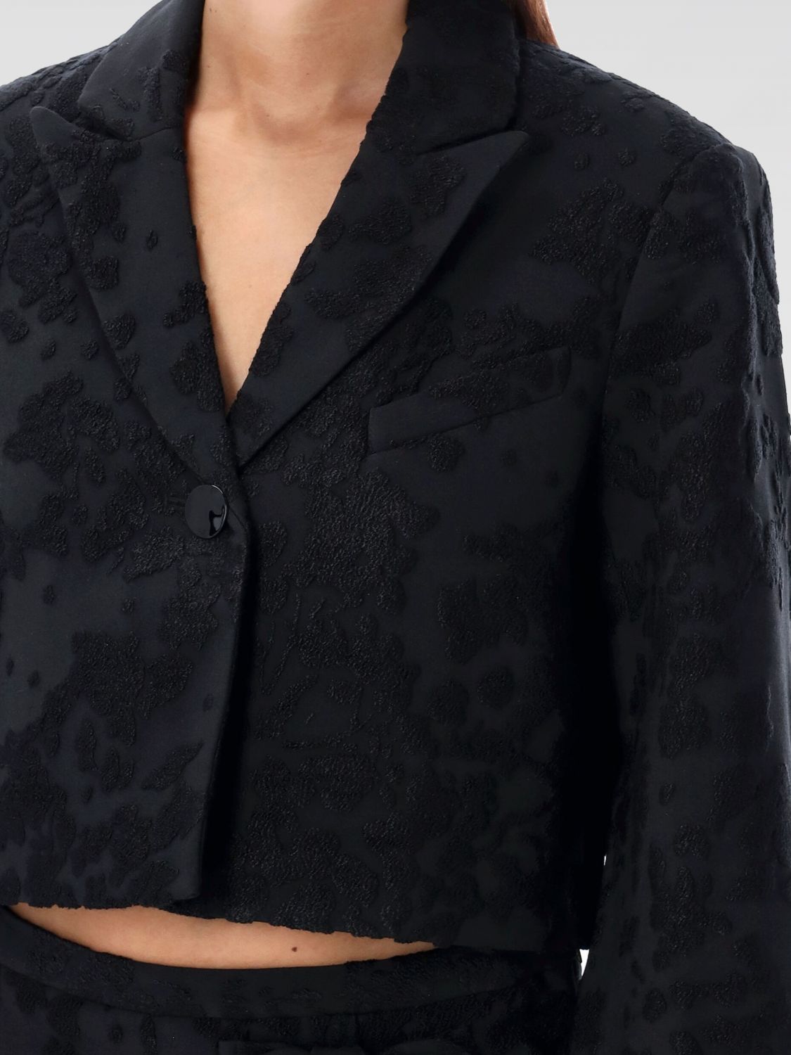 Floral-embroidered cropped blazer - Black