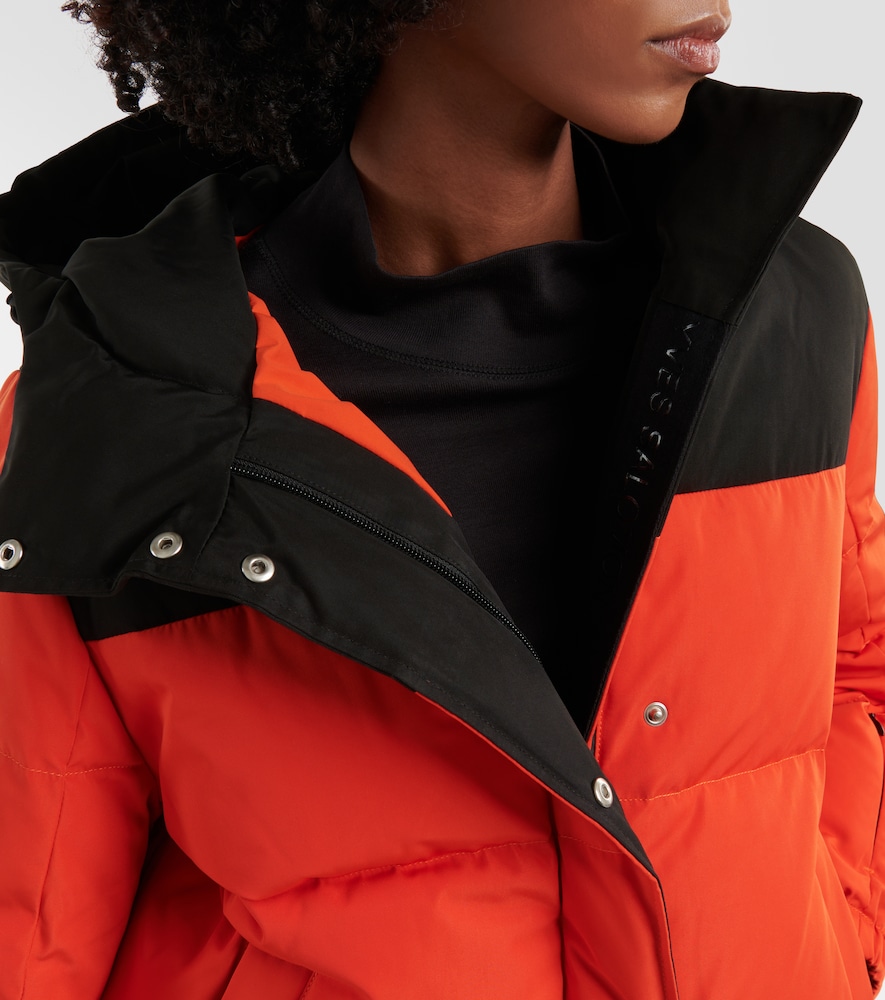 Hooded ski jacket