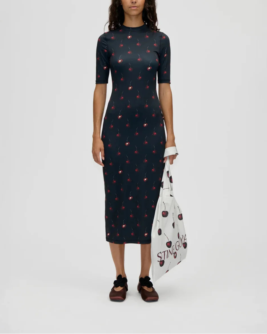 Short Sleeve Crewneck Midi Dress