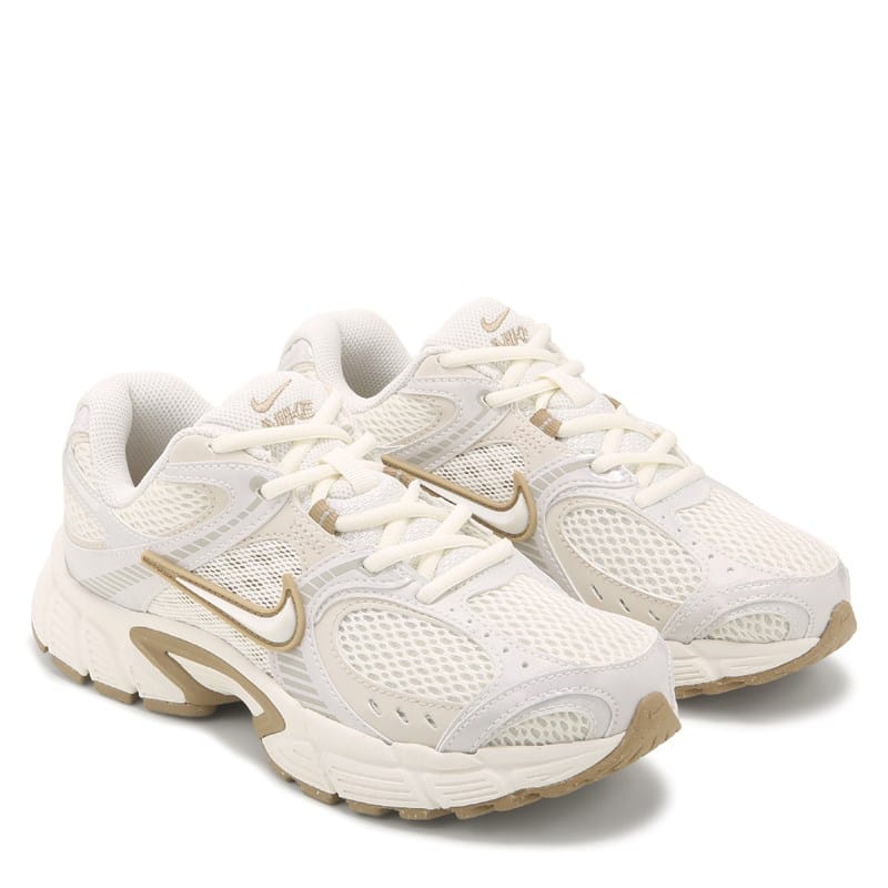 Women's V5 Rnr Sneakers (Sail/Brown)