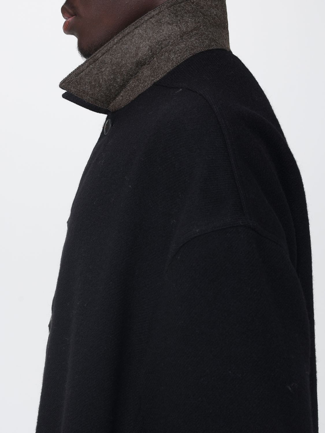 Coat Men color Black