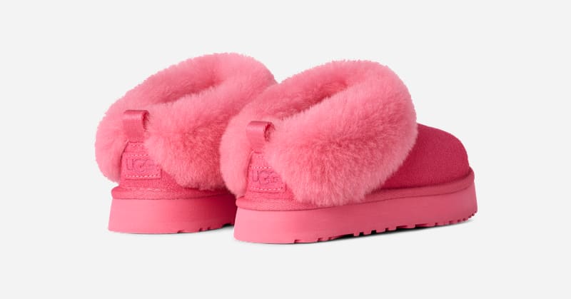 ® Kids' Tazzelle Sheepskin Slippers in Pink Bloom