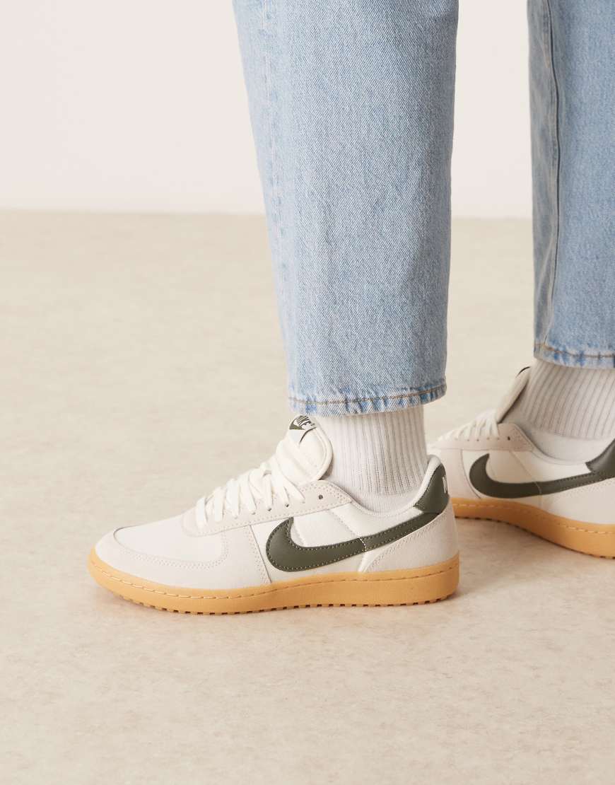 Field General S & T sneakers in off-white and black