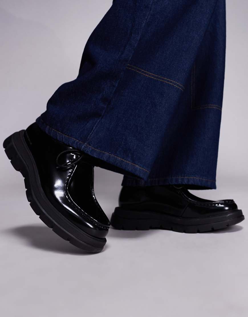 Chunky black lace up loafers in black