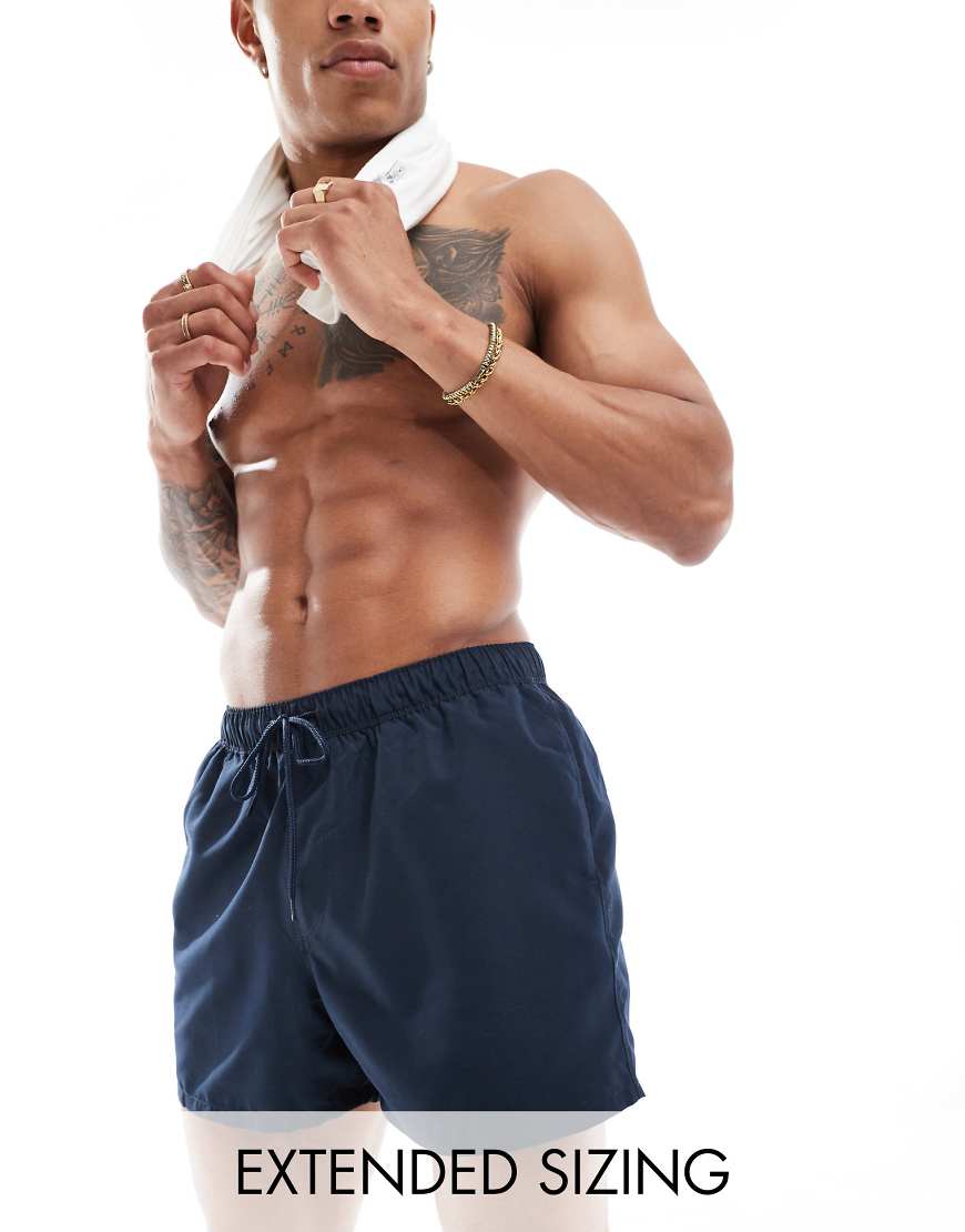 Swim shorts in mid length in navy