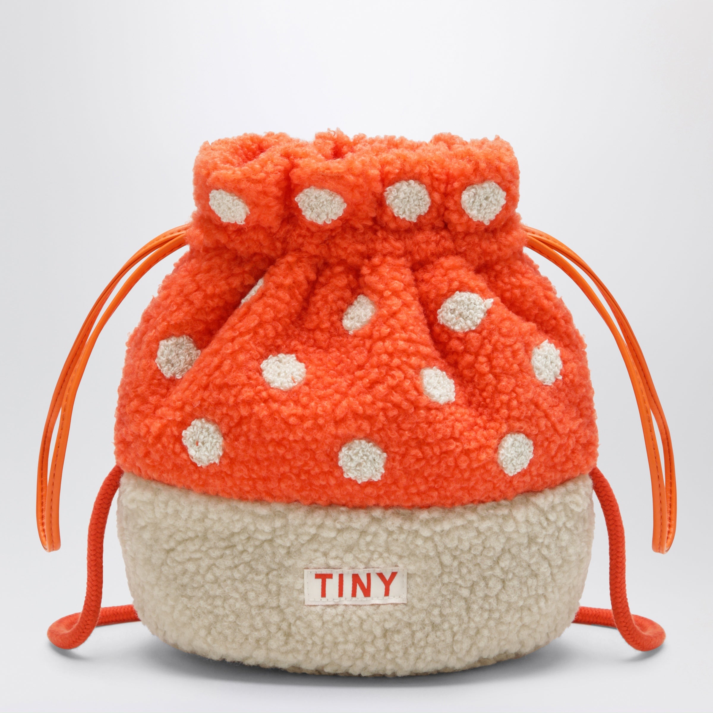 Mushroom-shaped bucket hat with drawstring