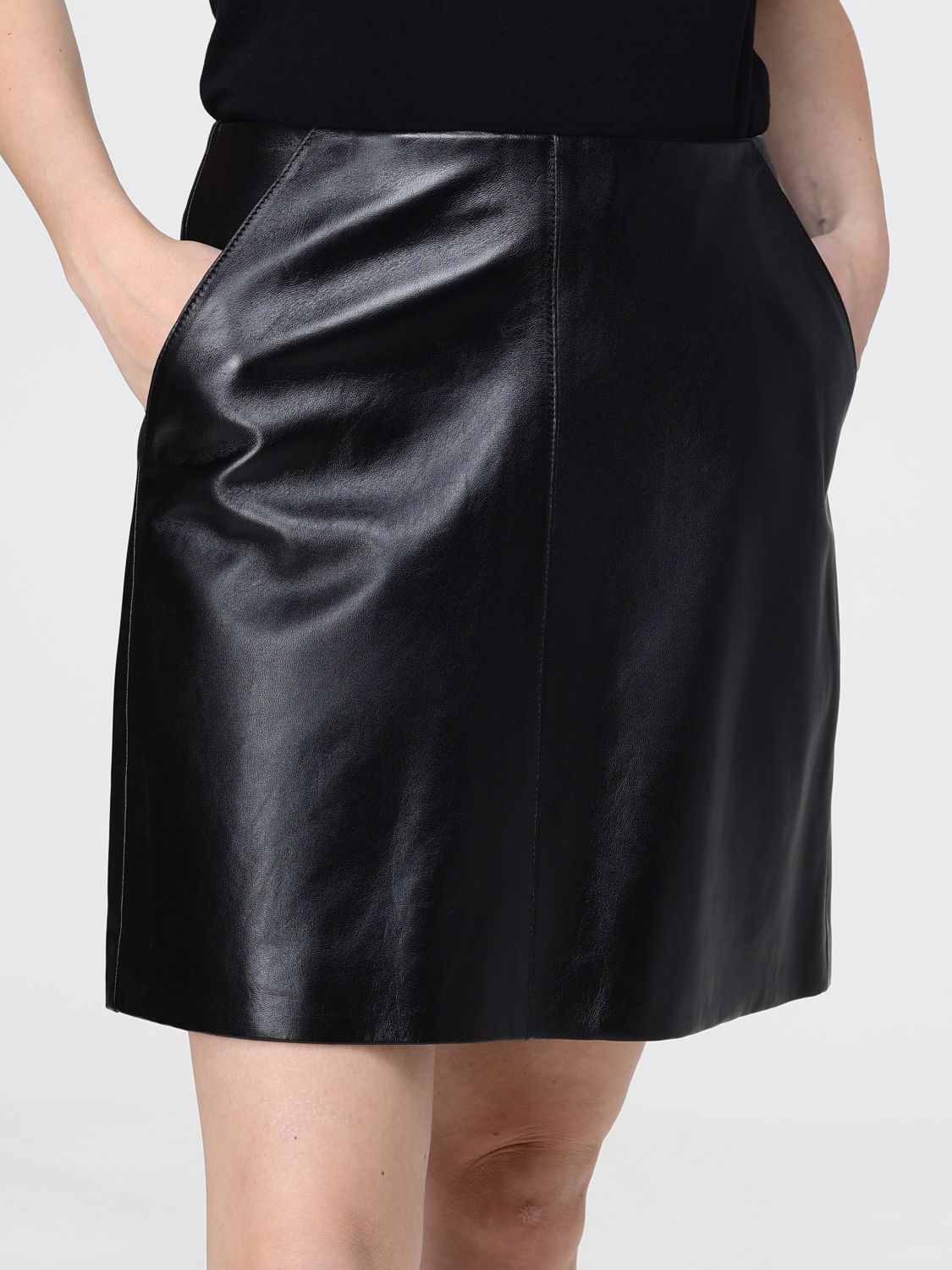 Skirt Woman color Black