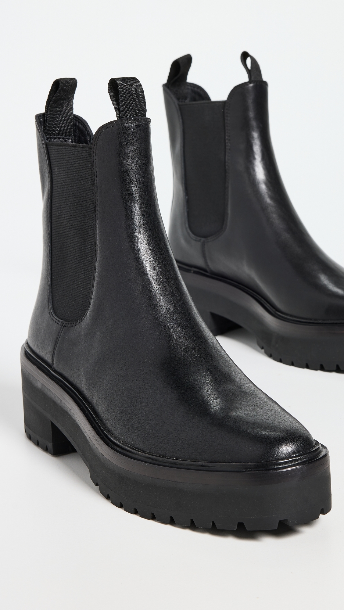 Reggie Rubber Sole Chelsea Boots Black