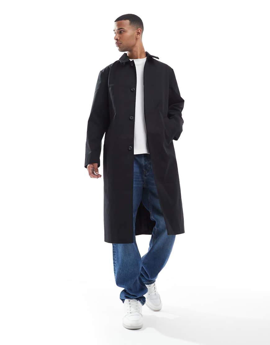 Trench coat in black