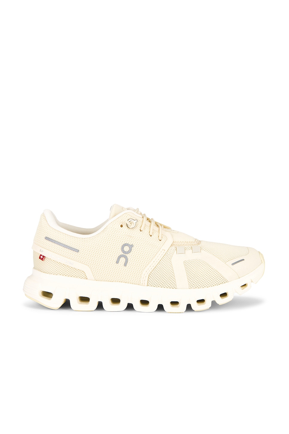 On Cloud 6 Sneaker in Castor & Ivory - Lemon. 9.5 also in