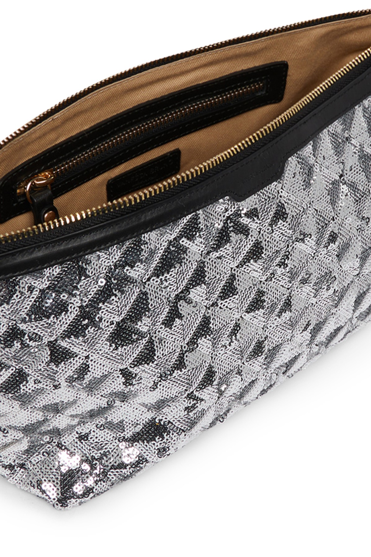 Sequinned clutch