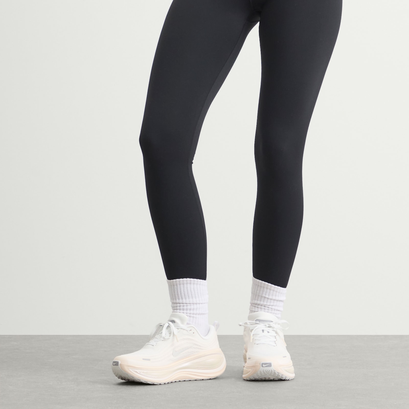 Women's Vomero Plus Ess Sneaker in White/Phantom/Platinum