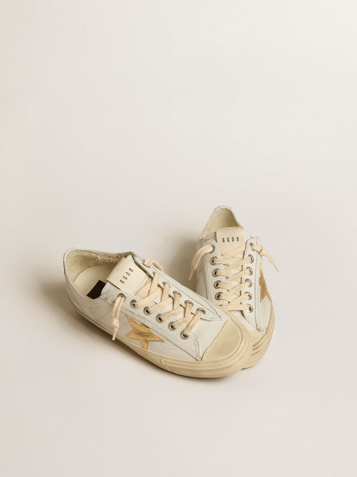 Golden Goose - V-star In White Leather With Gold Metallic Leather Star, Woman