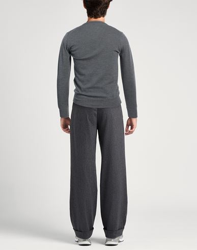 Man Sweater Lead