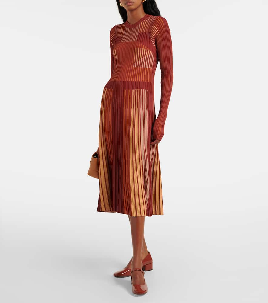 Knitted pleated midi dress