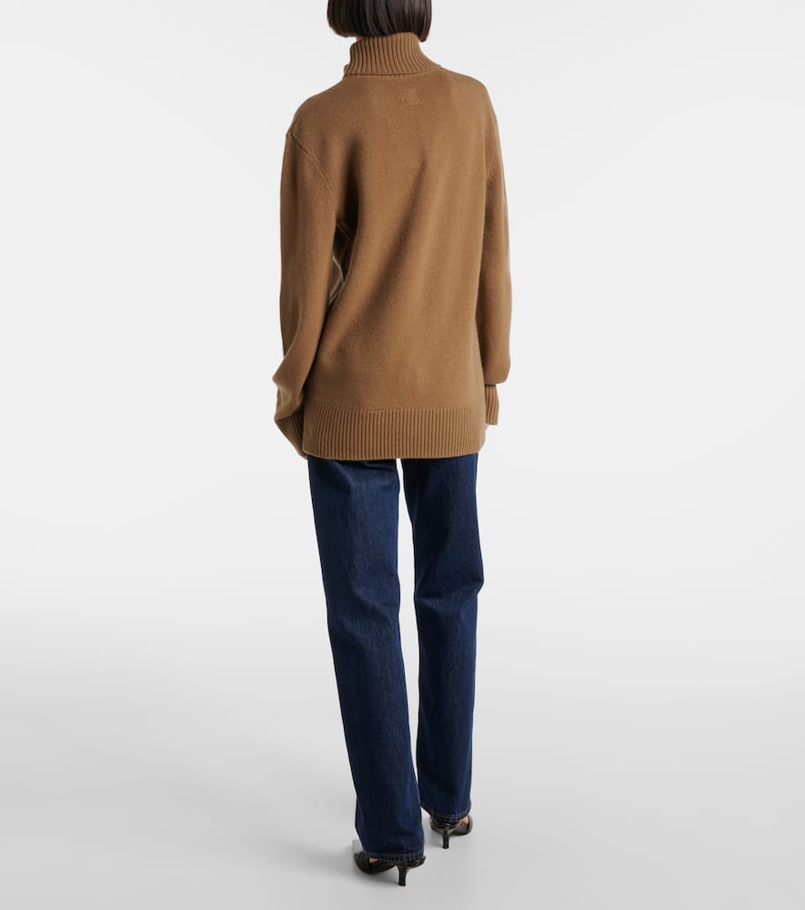 Cashmere turtleneck sweater