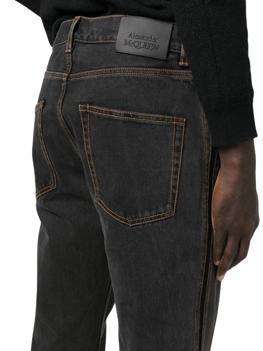 Straight-cut leg jeans